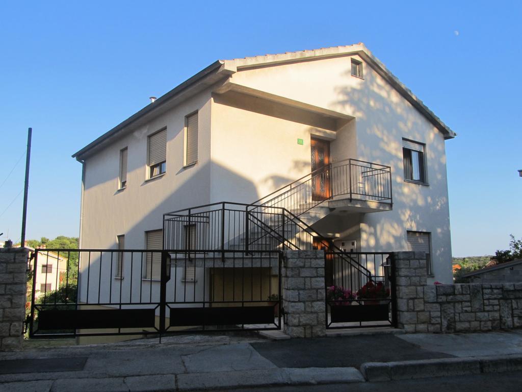 Apartment Razum Pula Bagian luar foto